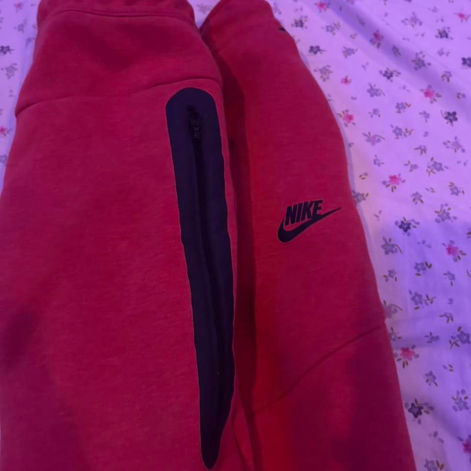 Red Nike Tech Fleece W A302 6