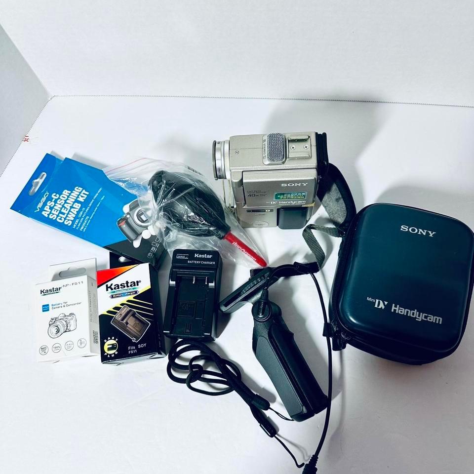 Sony Handycam Dcr Pc1 Dv Bundle 902c