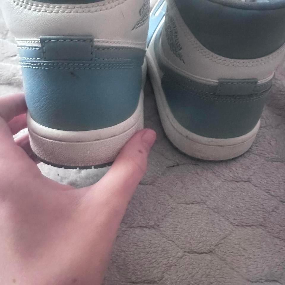 Authentic Womens Jordan Mids Light 8702 2