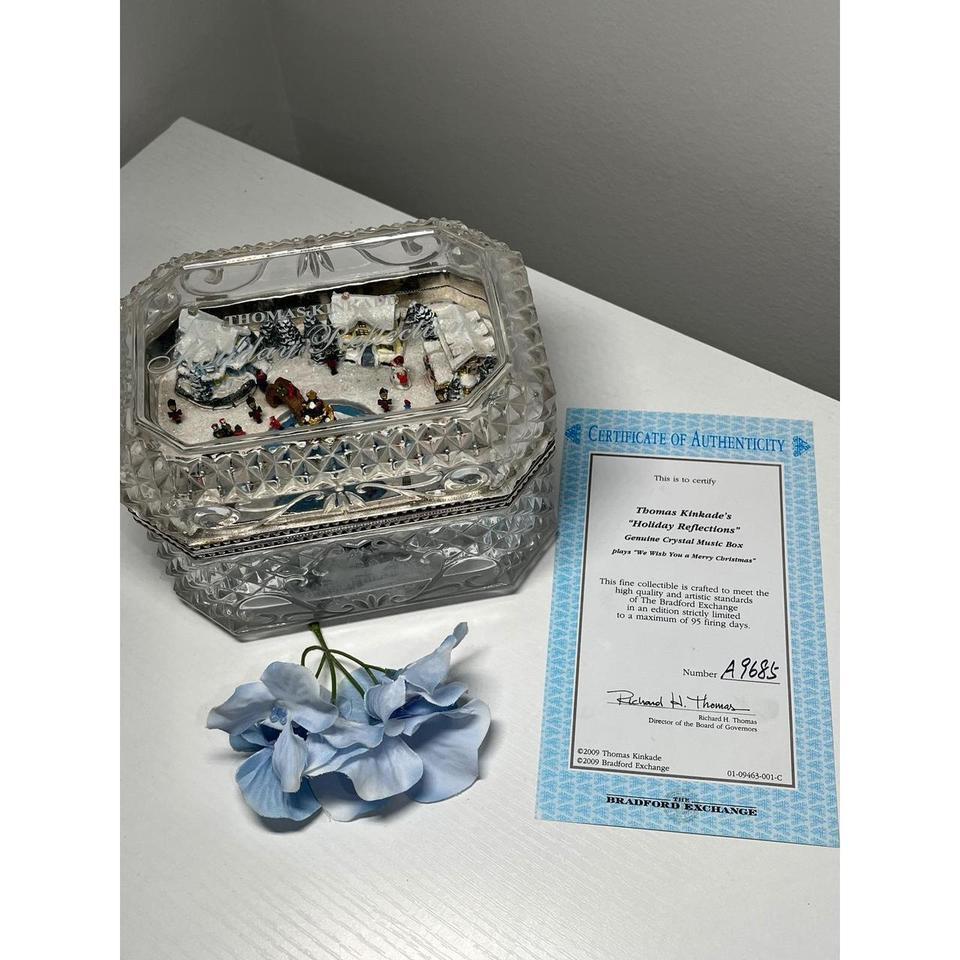 Thomas Kinkade Holiday Reflections Crystal 472d 2