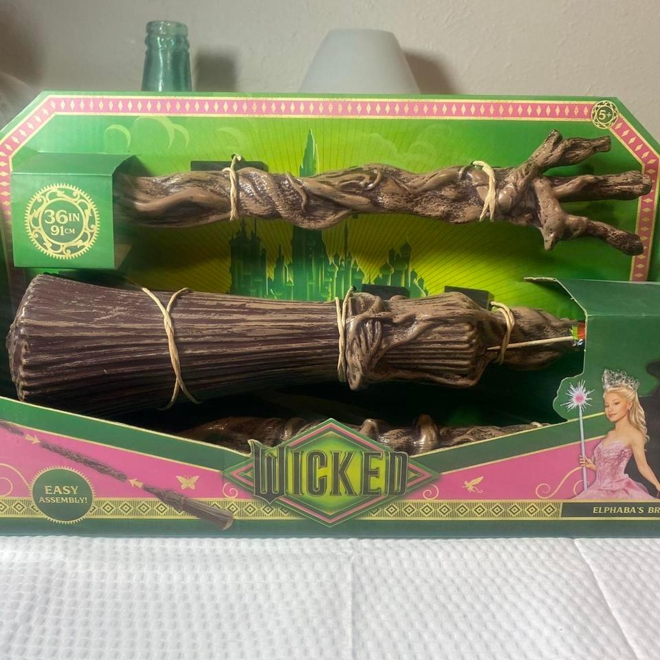 Wicked Elphabas Broom The