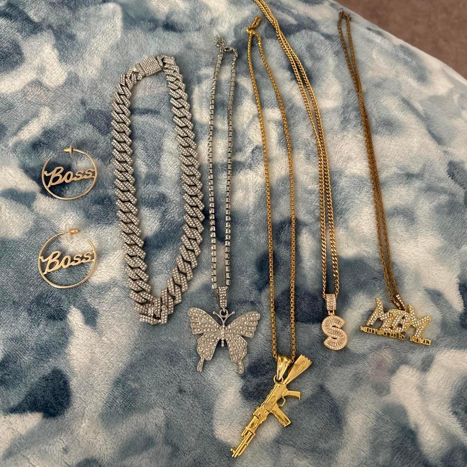 Gold And Silver Costume Necklaces 551f