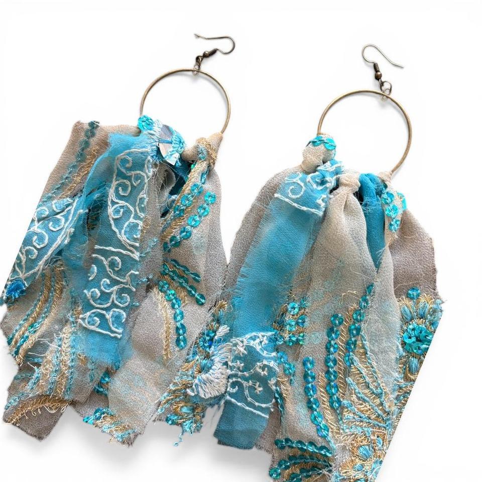 Blue And Silver Beaded Earrings 6b07 2