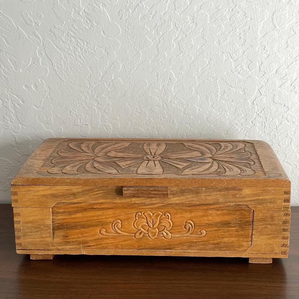 Vintage Hand Carved Engraved Wooden Cbe4 2