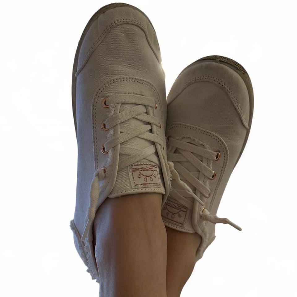 Whiteesneakers Tennisshoes Bobs Preppy Memory