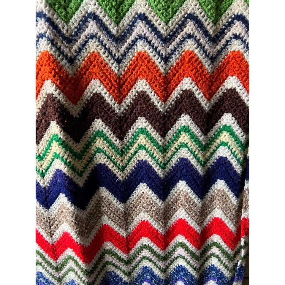 Vtg 70s Vibrant Crochet Chevron 3