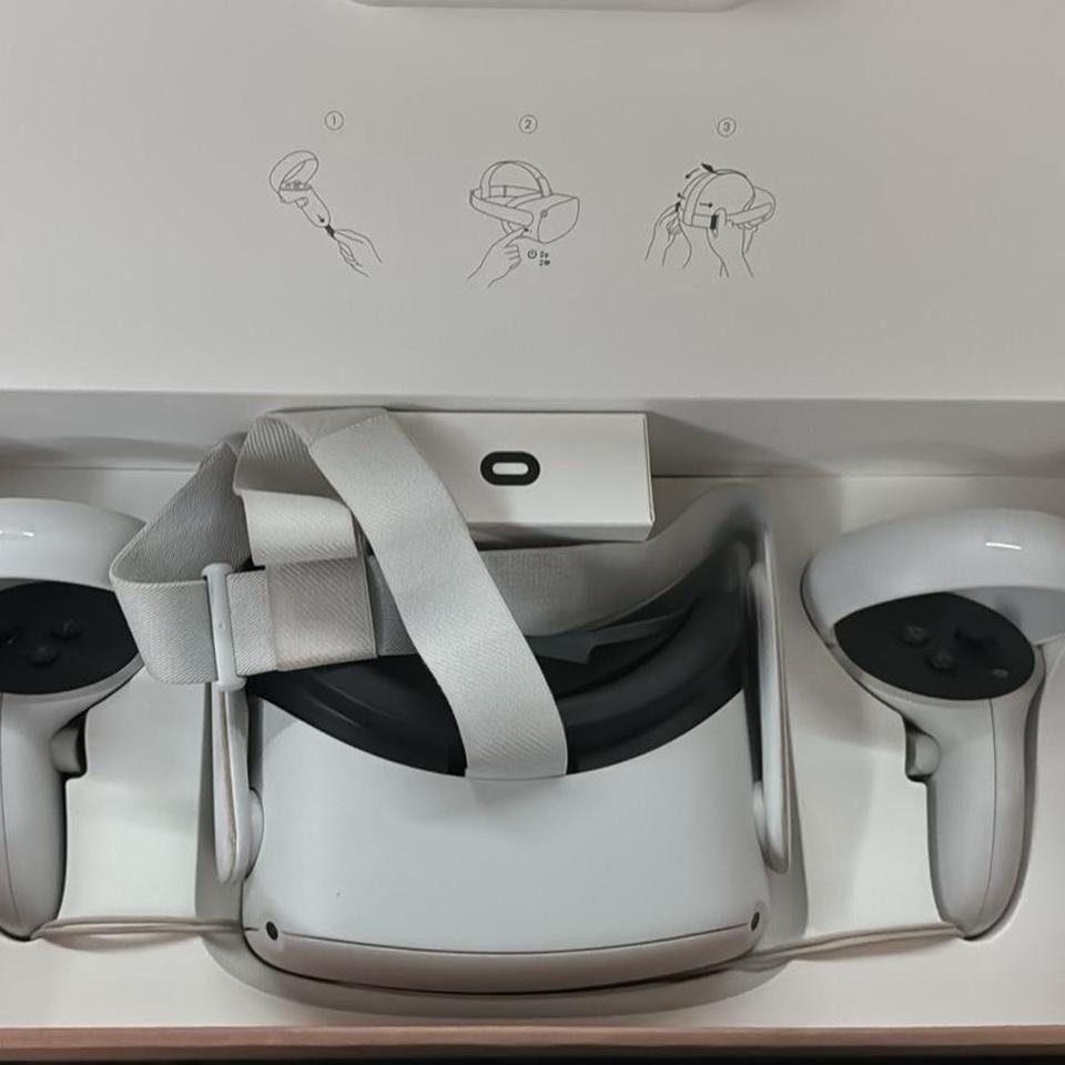 Oculus Quest 2 Vr Headset 3