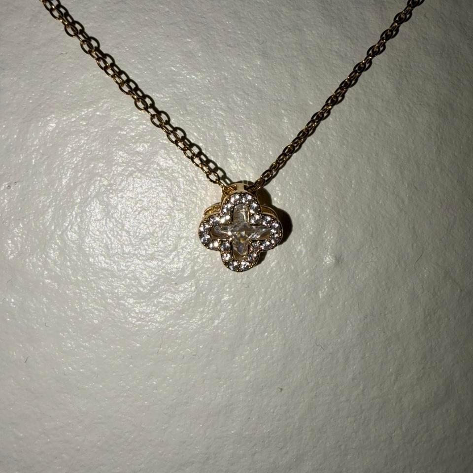 Cubic Zirconia Clover Leaf Gold 2d02 4