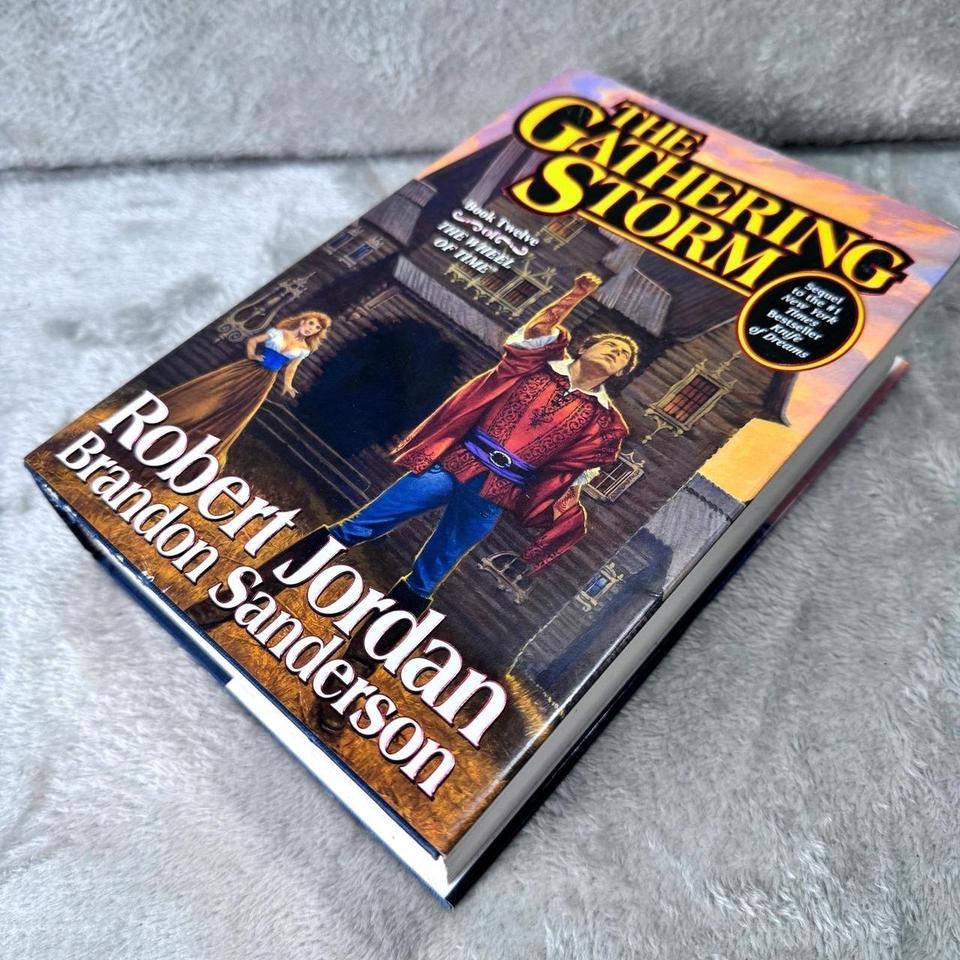 The Gathering Storm Robert Jordan 5896 2