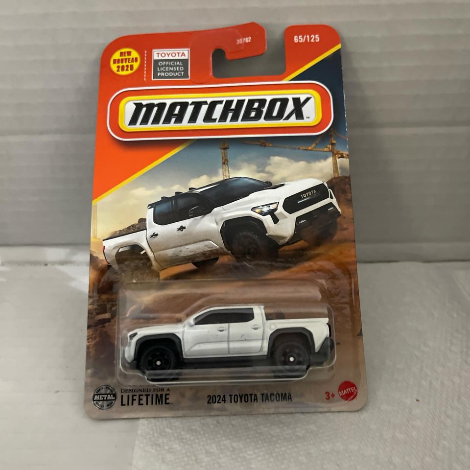 2024 Toyota Tacoma White Pickup