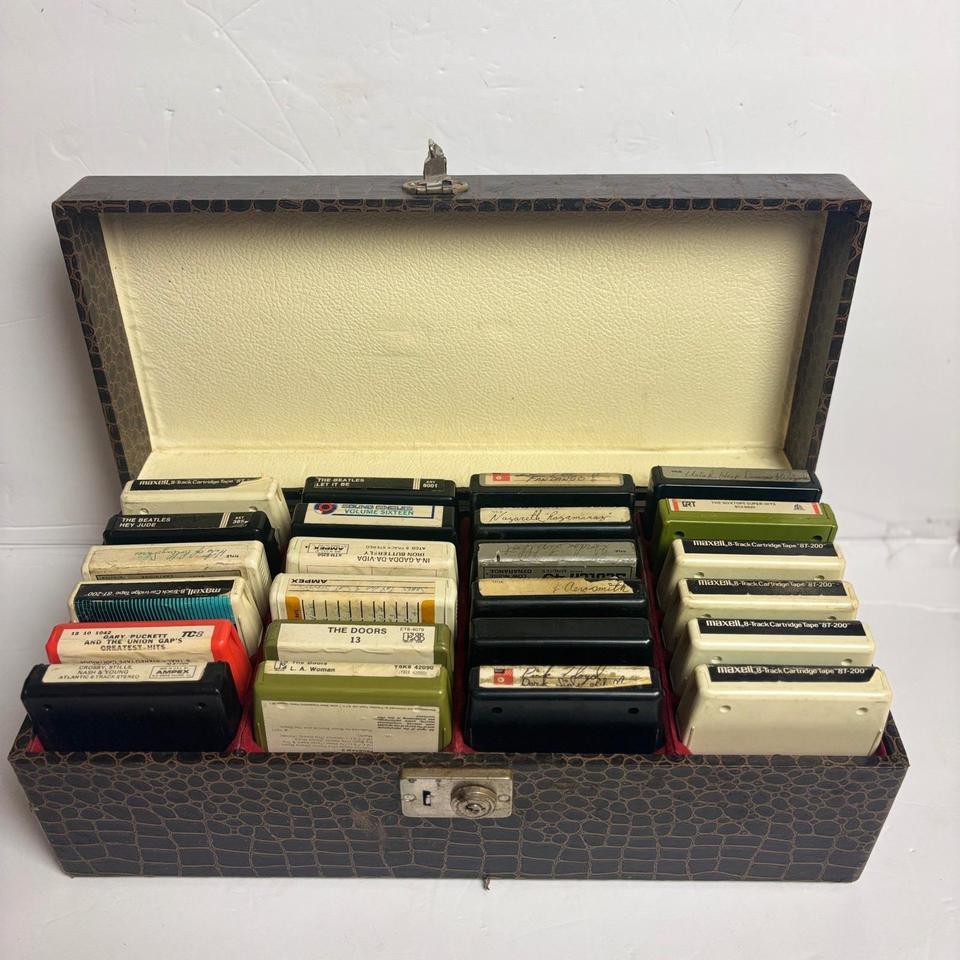 Vintage 24pc 8track Tape Lot 3a86