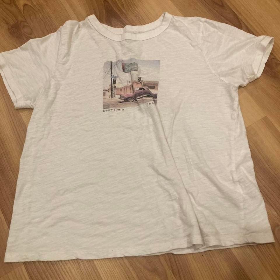 Old Navy White Graphic Tee 20b2