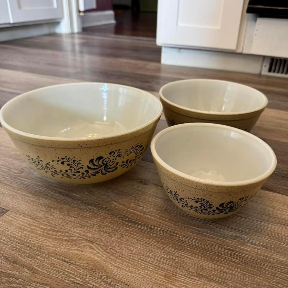 Vintage Pyrex Nesting Mixing Bowls 74d4 6