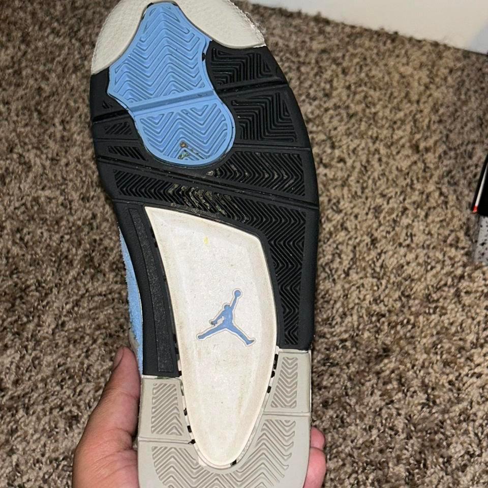 Air Jordan 4 Retro University 8