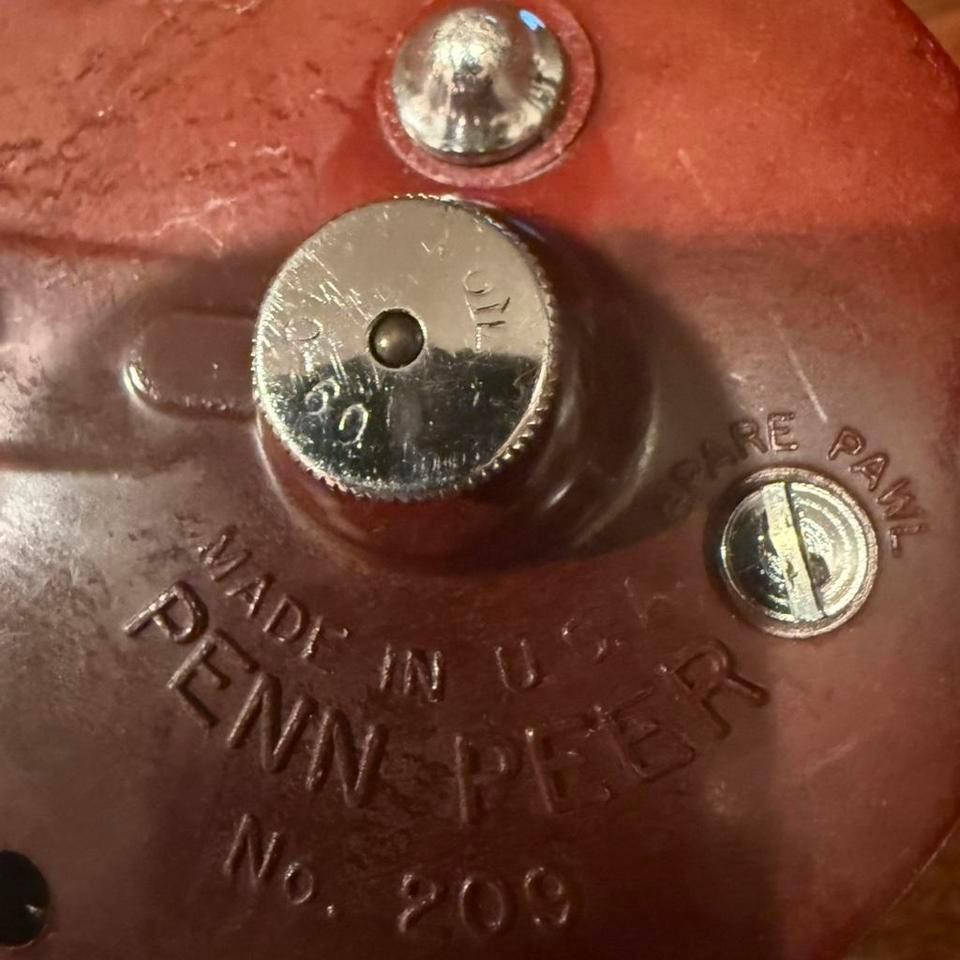 Vintage Red And Silver Penn D46c 4