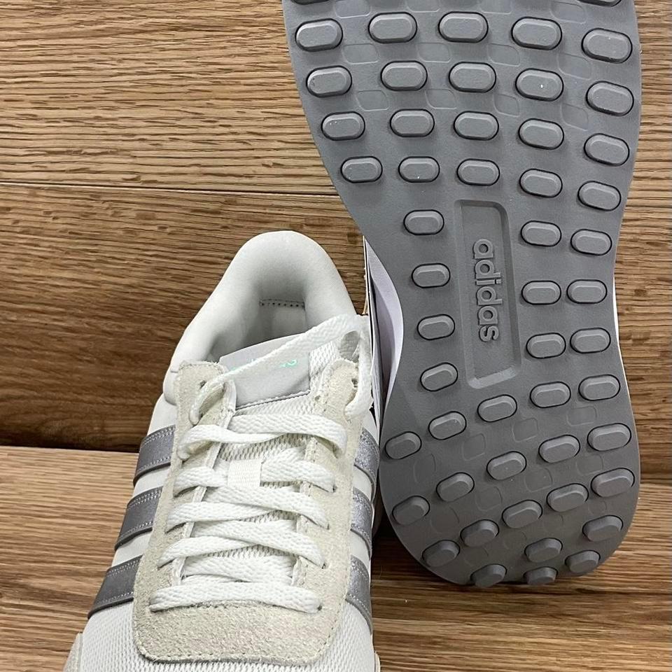 Size 10 Adidas Run 5