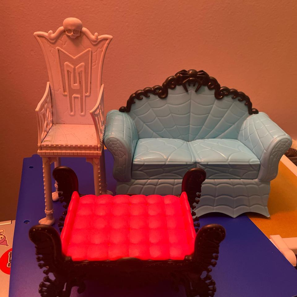 Monster High Furniture Set