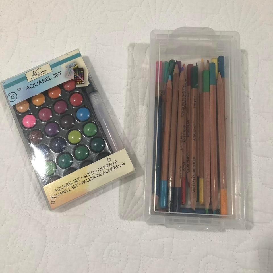 Compact Watercolor Palette With Vibrant F8af
