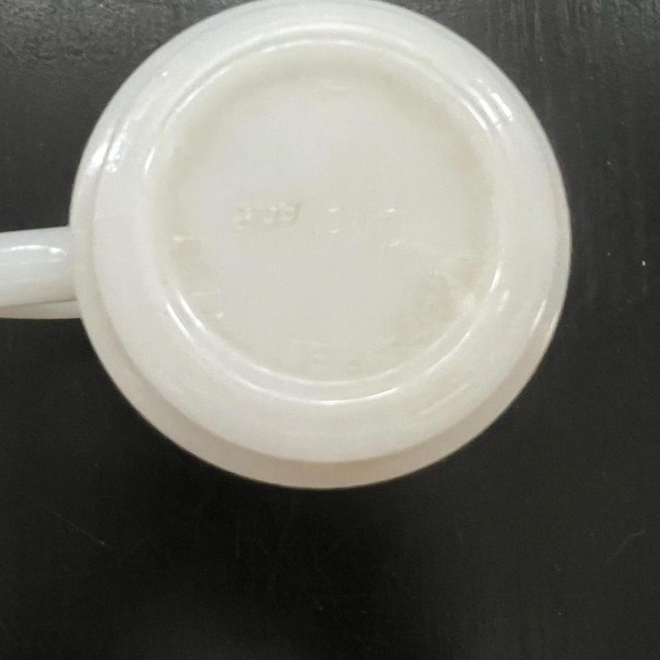 Set Of Vintage Milk Glass 9ed5 3