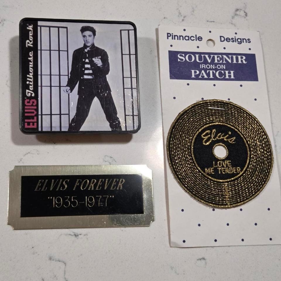 Lot Of Elvis Presley Souvenirs 99ff