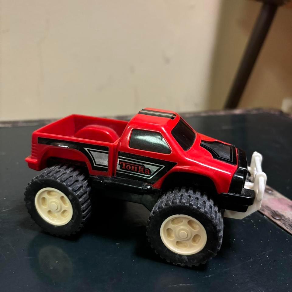 1990s Toyota Tundra Esque Pickup 2