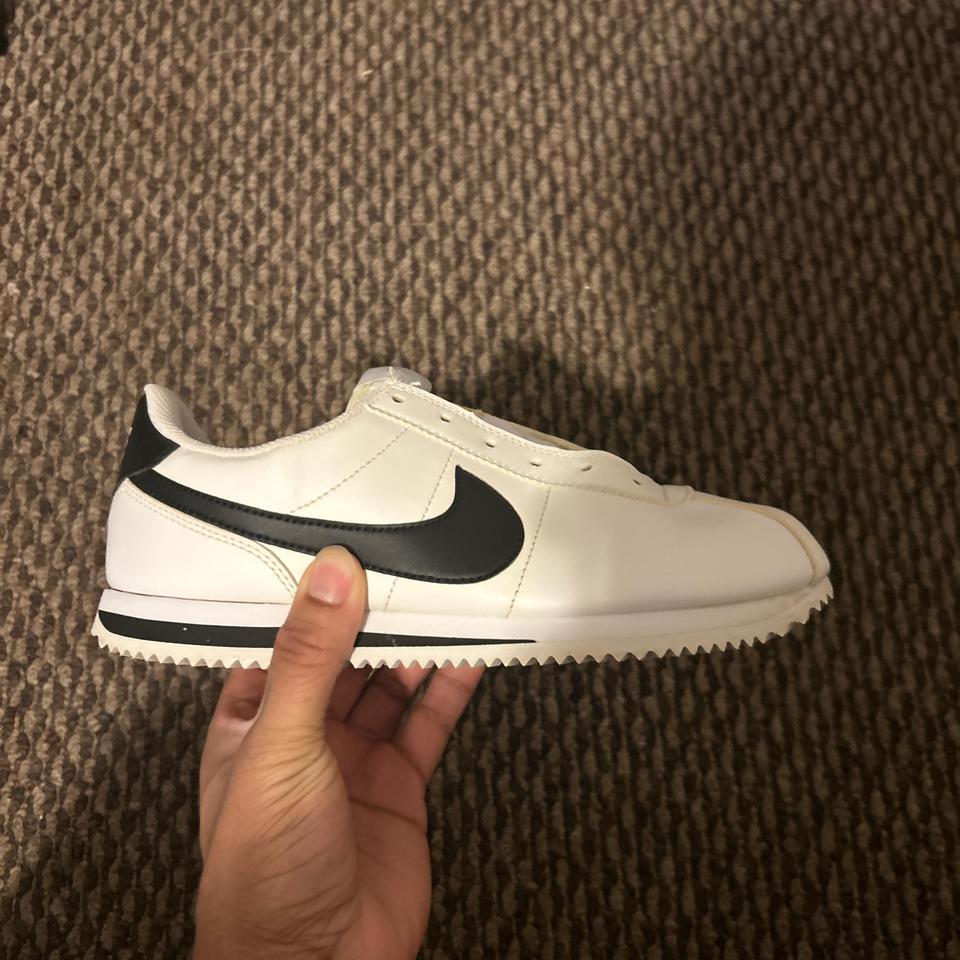 Nike Cortez White And Black 2d6c