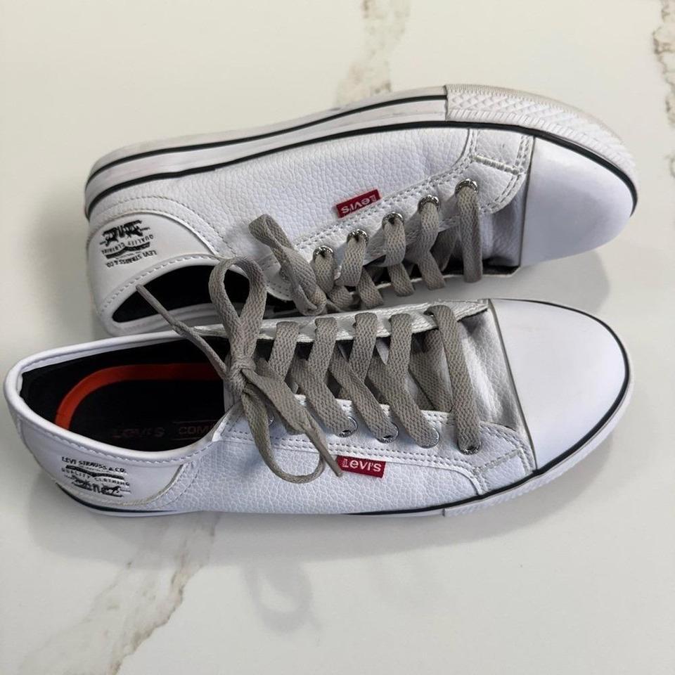 Levis Womens Gray And White 4