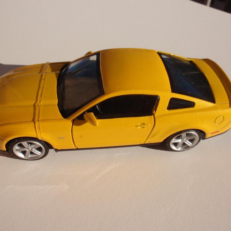 Ford Mustang Gt Yellow Msz