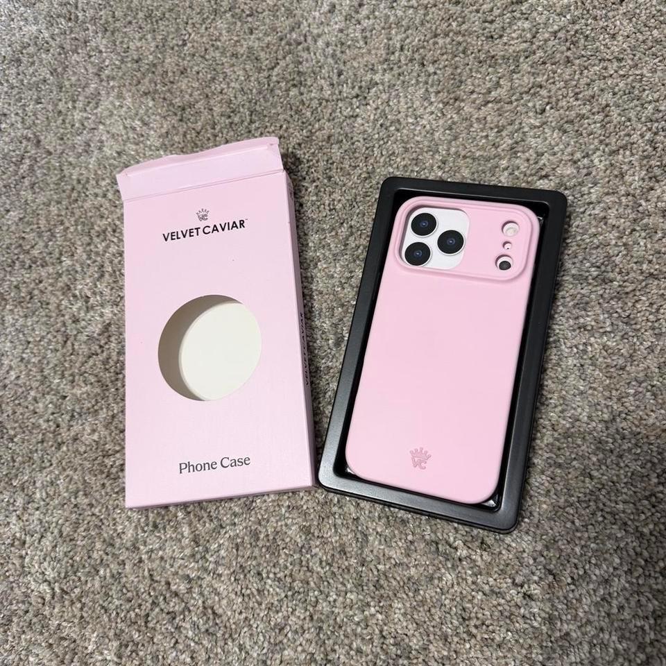 Velvet Caviar Iphone 17 Pro C748