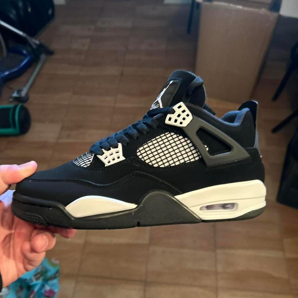 Jordan 4 Black Thunders Size C2c9