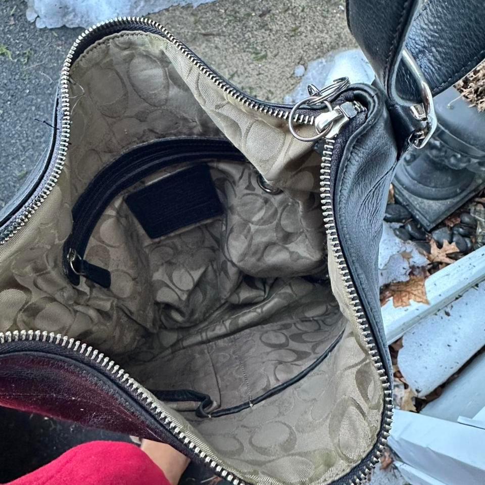 This Vintage Coach 9188 Duffle D15b 4