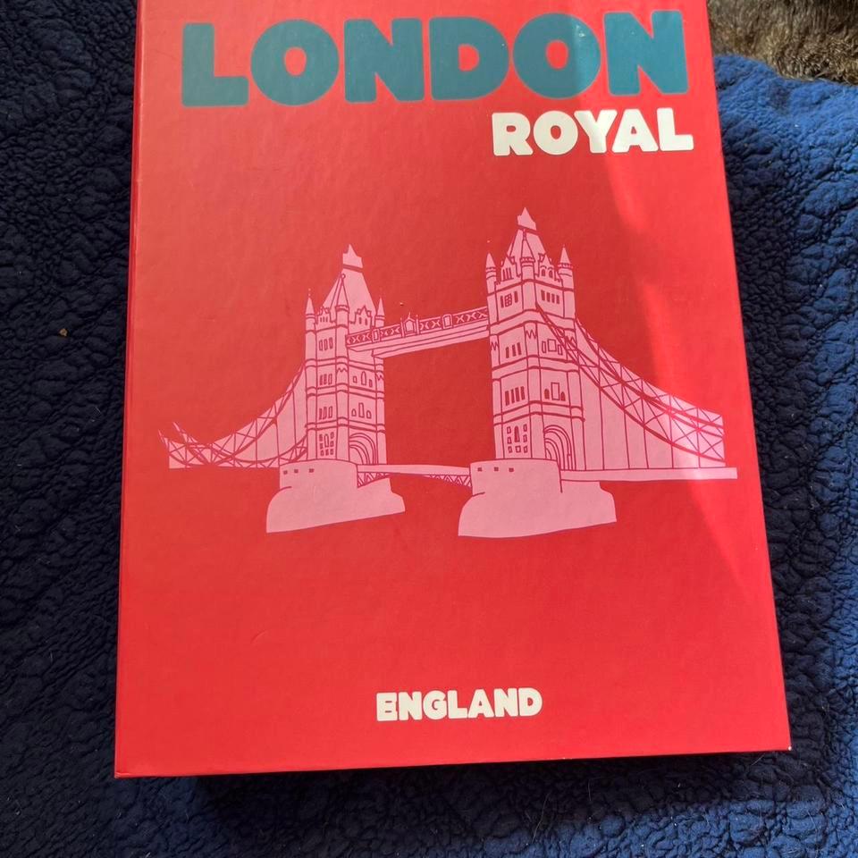 Red London Royal Book Box 05d1