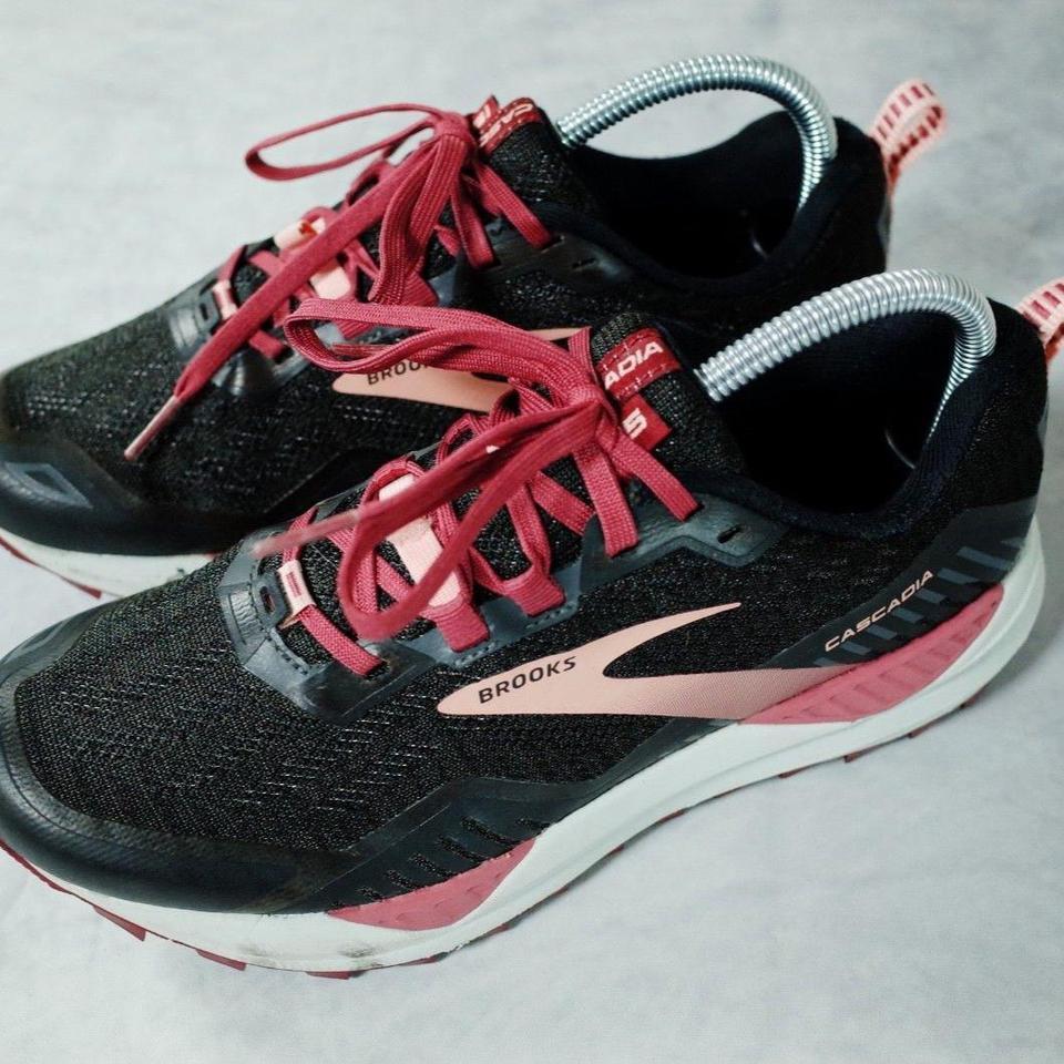 The Womens Brooks Cascadia 18 E0a1 4