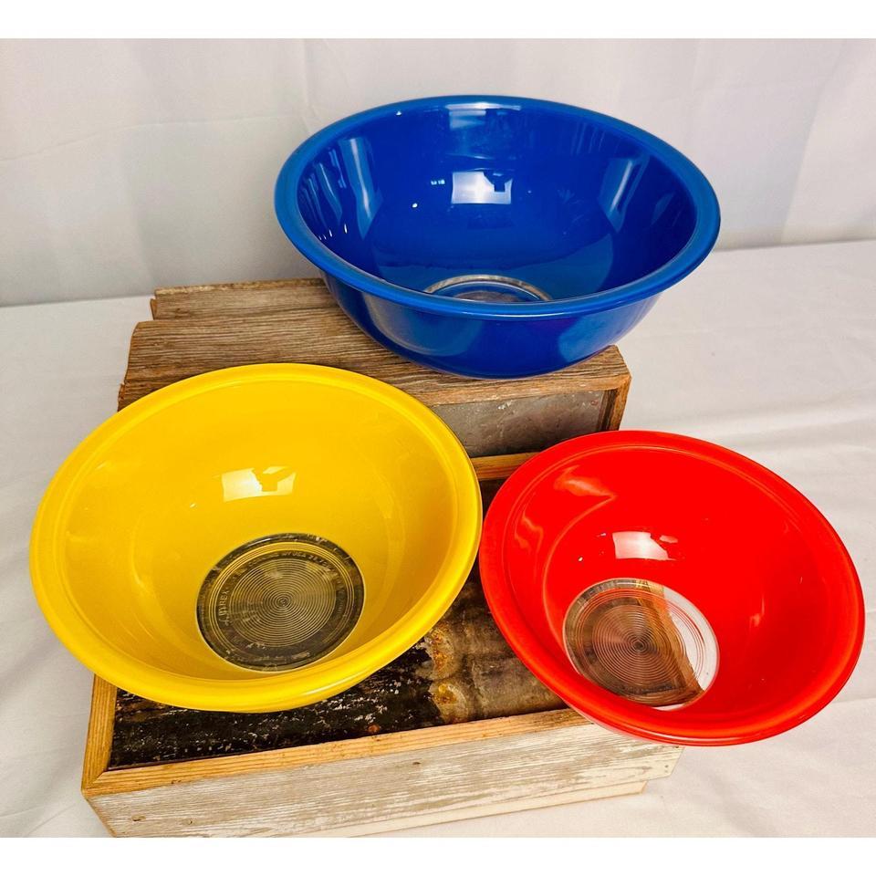 Vintage 1980 Pyrex Nesting Mixing 8