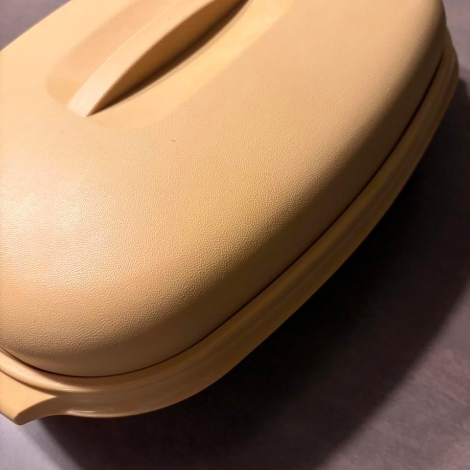 Cream Vintage Plastic Storage Container 1c84