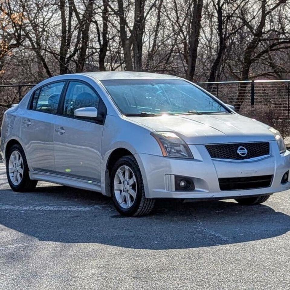 Nissan Sentra Sedan In Silver 3