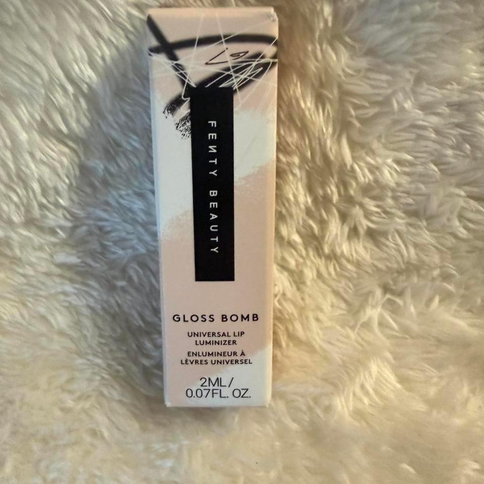 Fenty Beautys Gloss Bomb 5904 6