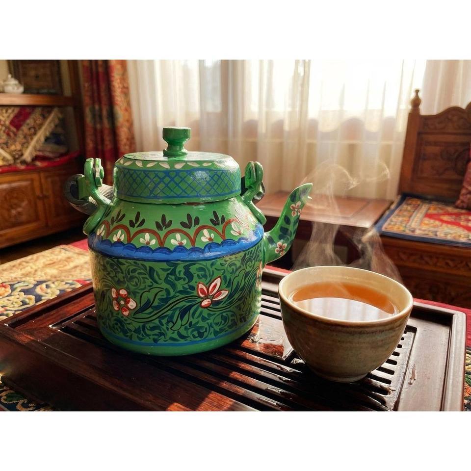 Hand Painted Green Teapot Traditional Fedc