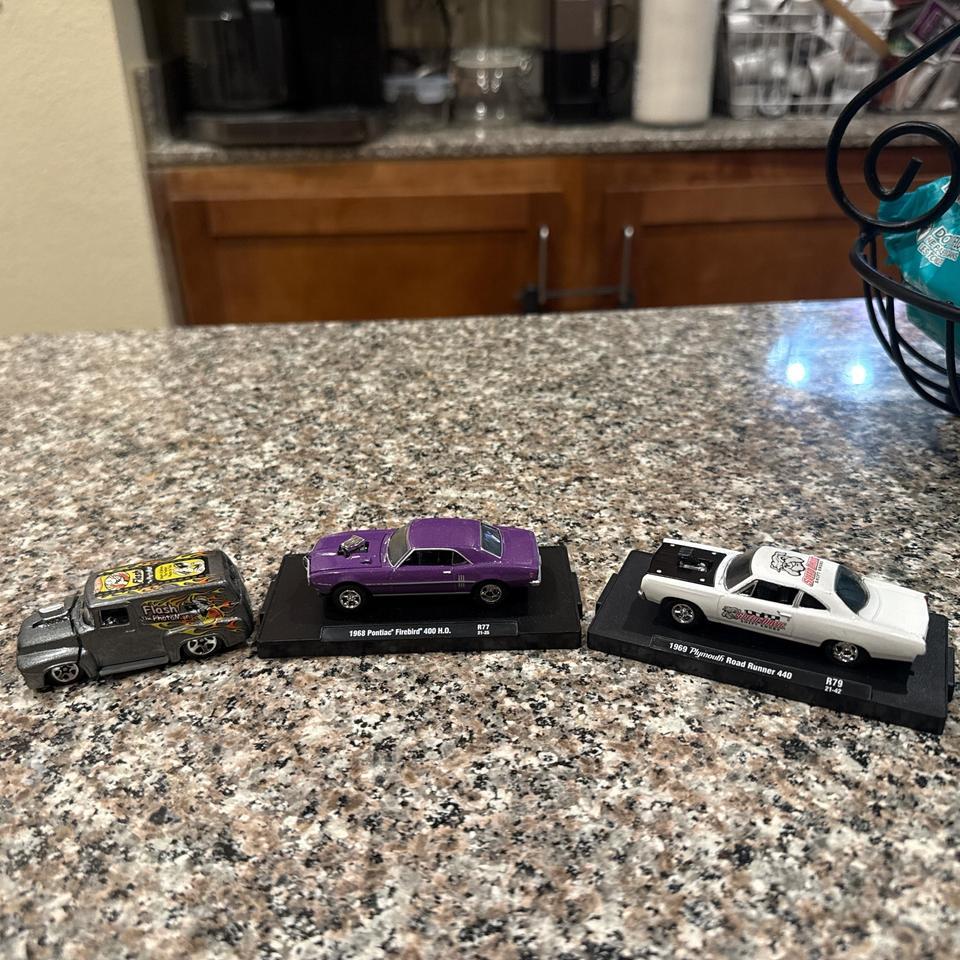Hot Wheels 1969 Plymouth Road