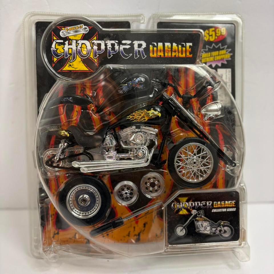 Chopper Garage Black Silver C106