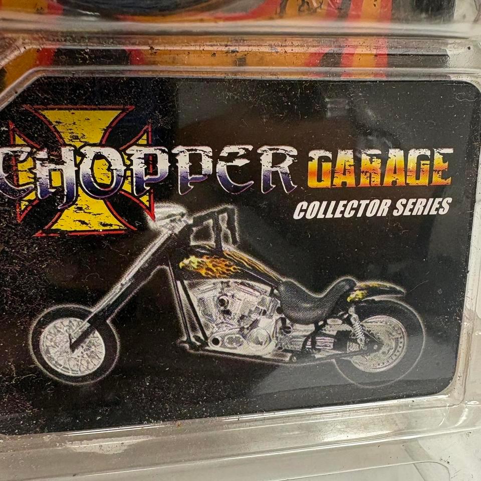 Chopper Garage Black Silver C106 3