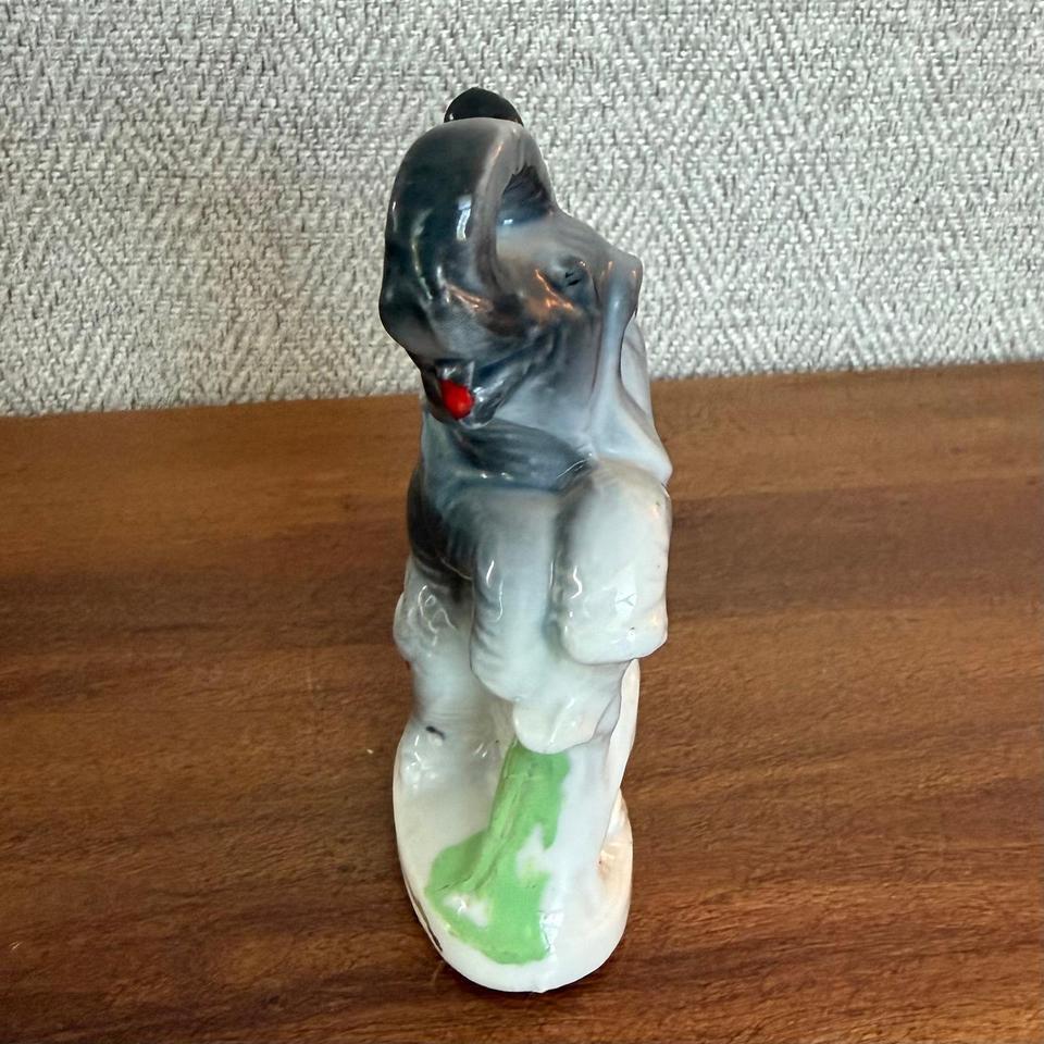 Vintage Japan Porcelain Elephant Figurine 8eff 4