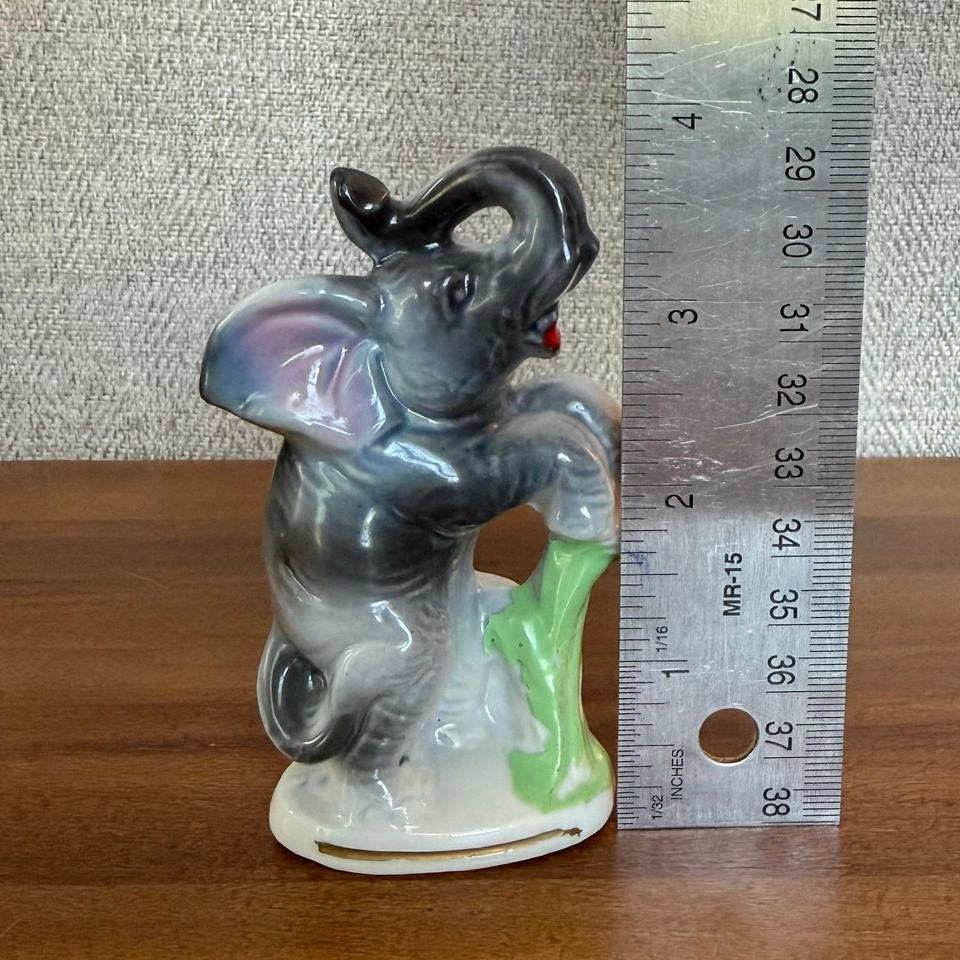 Vintage Japan Porcelain Elephant Figurine 8eff 8