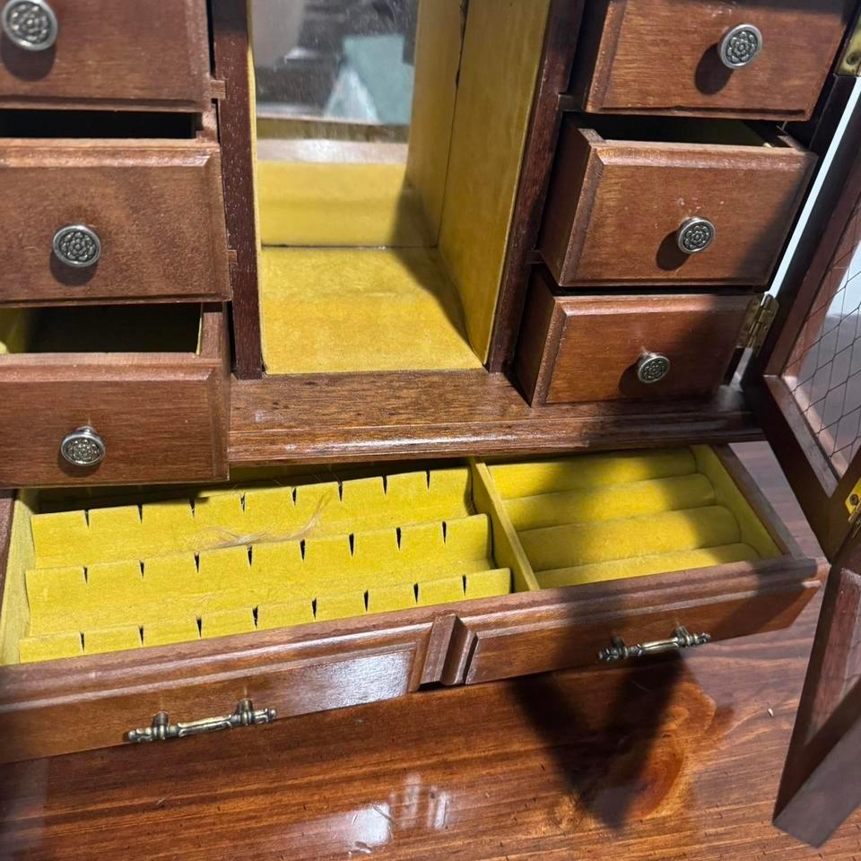 Vintage Wood Jewelry Armoire With C514 4