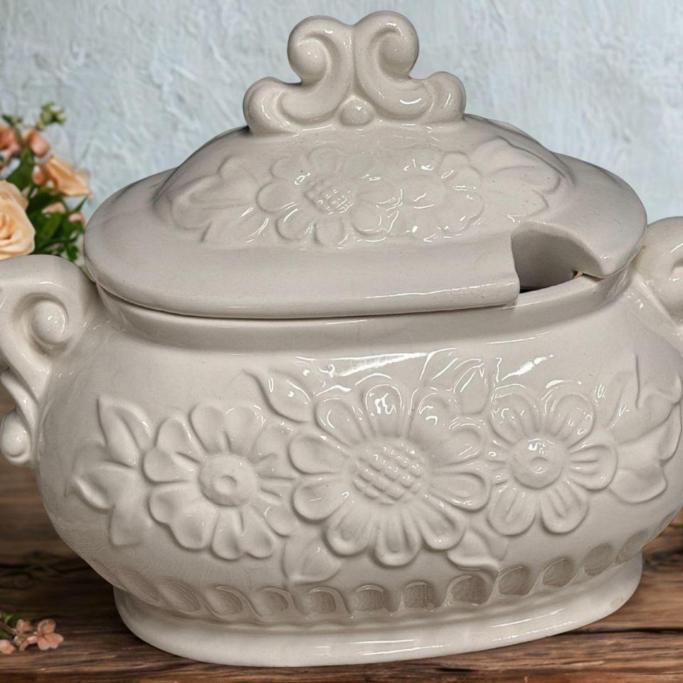 Embossed Floral Soup Tureen Gravy 4073