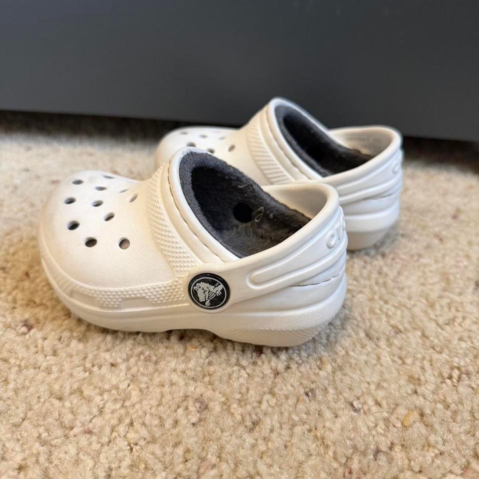 White Lined Toddler Crocs Clogs 3728