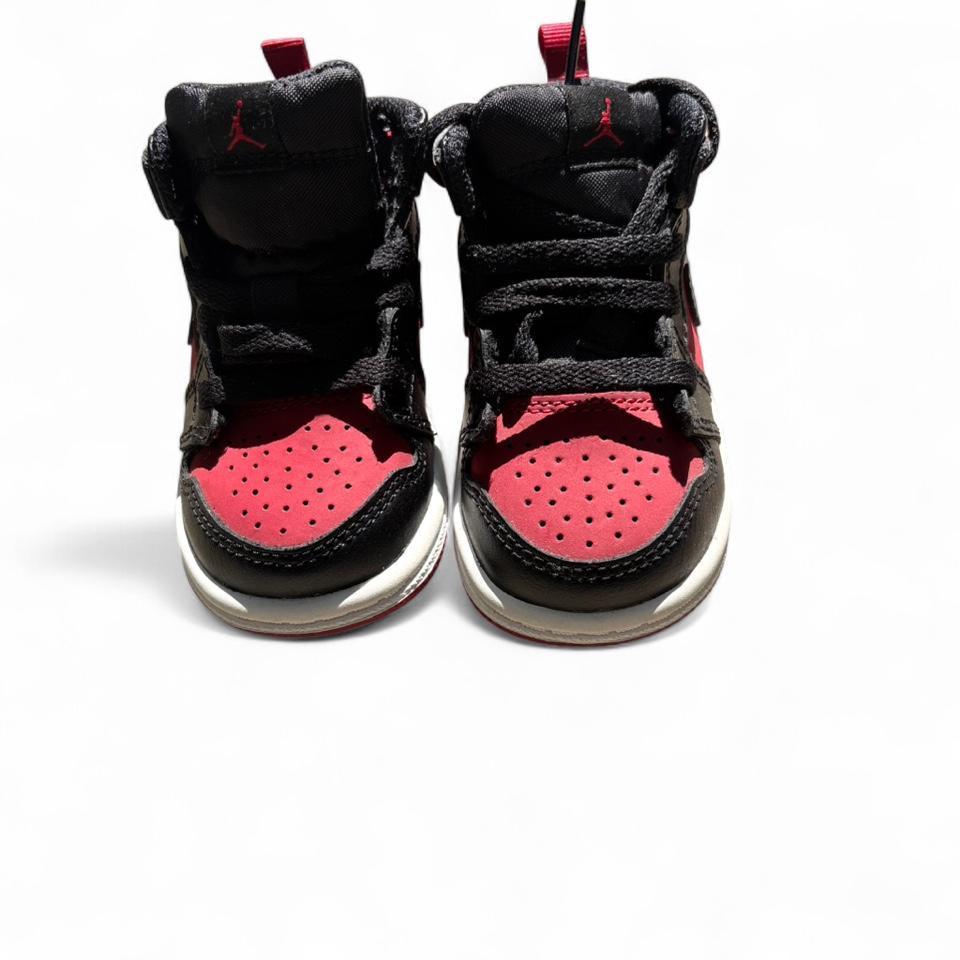 Jordan 1 Mid Black And 4542