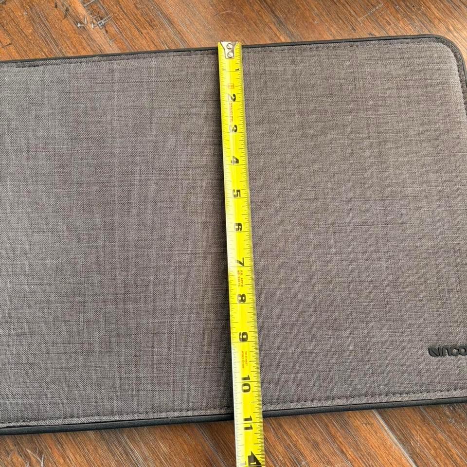 Incase Laptop Slim Sleeve Fits 700a 3