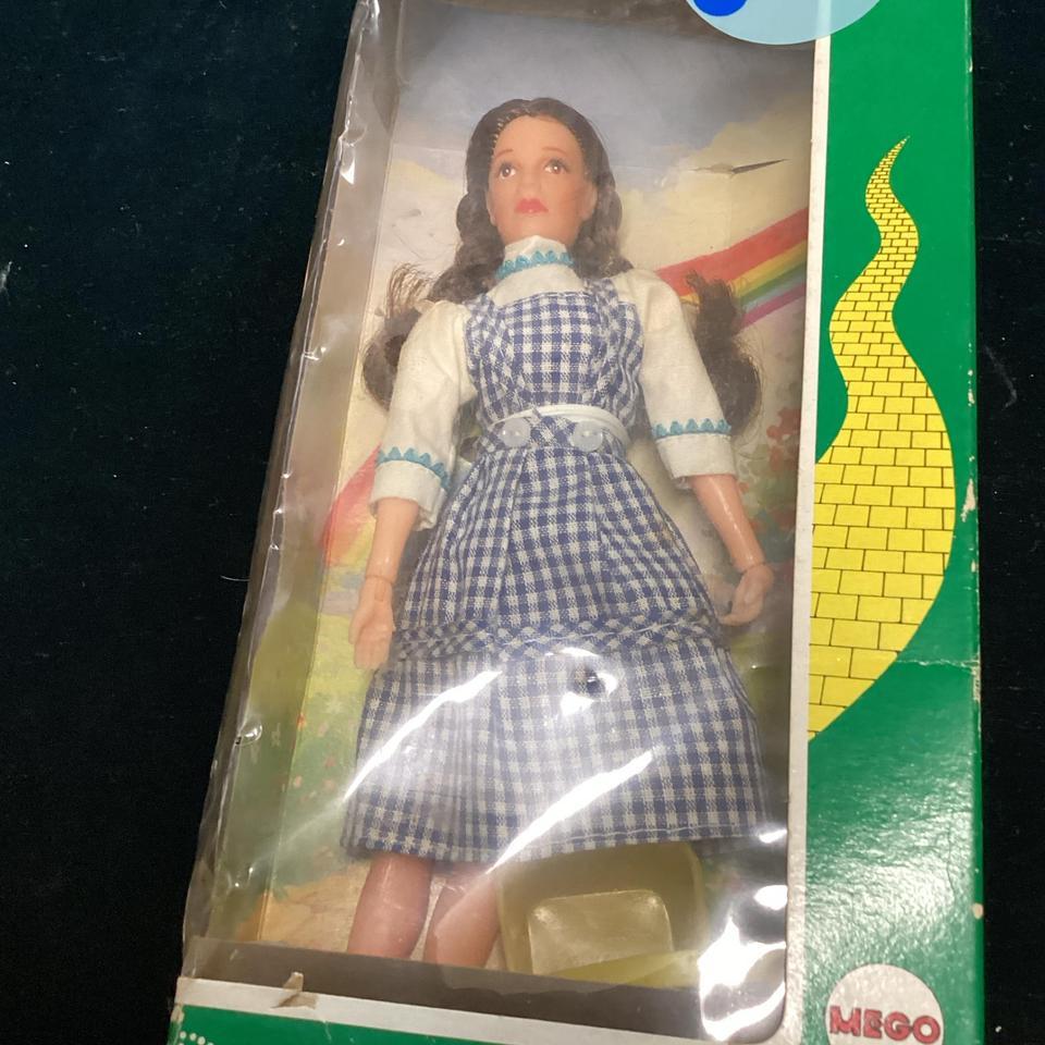 Dorothy Toto Dolls Still 3