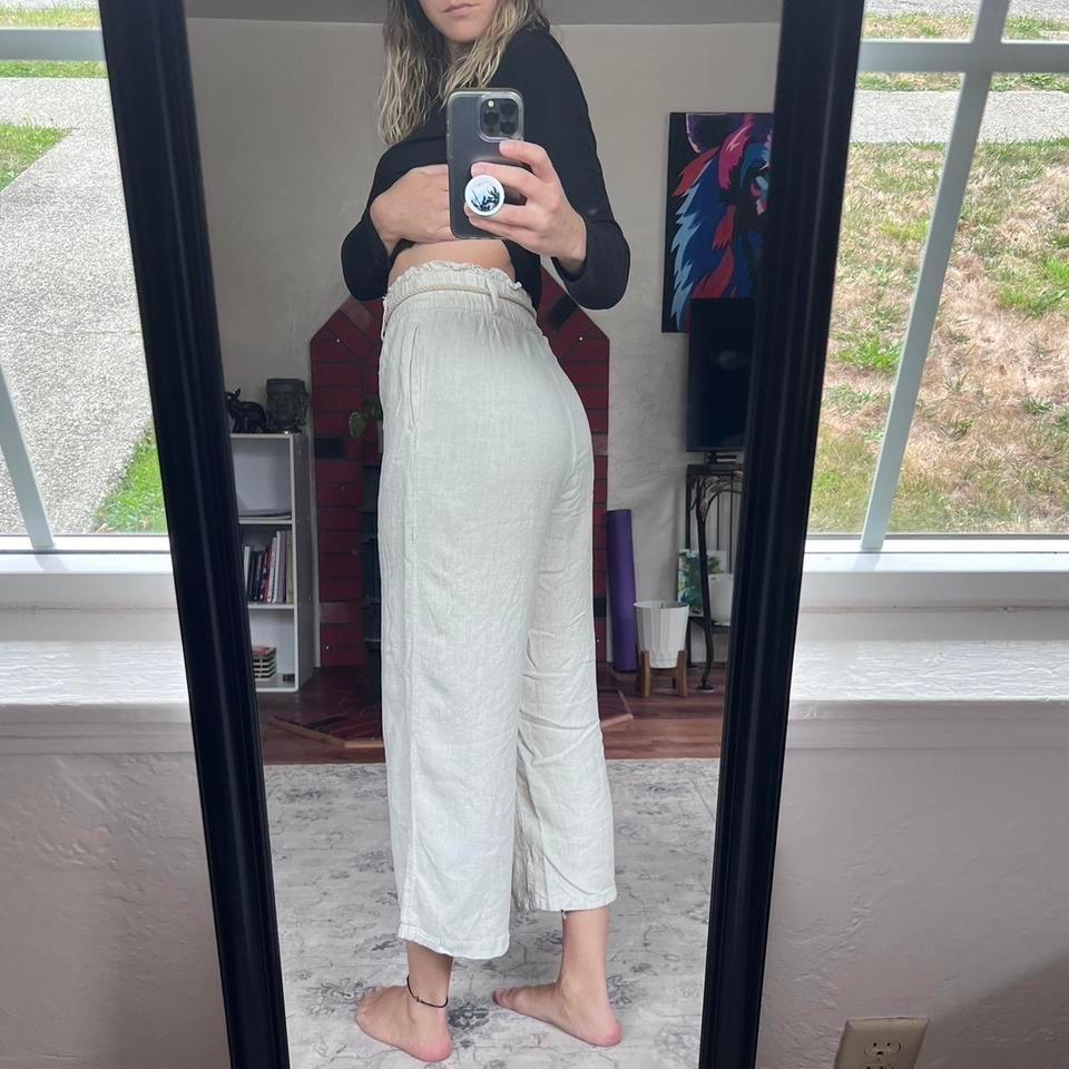Tan Linen Capri Pants With 2